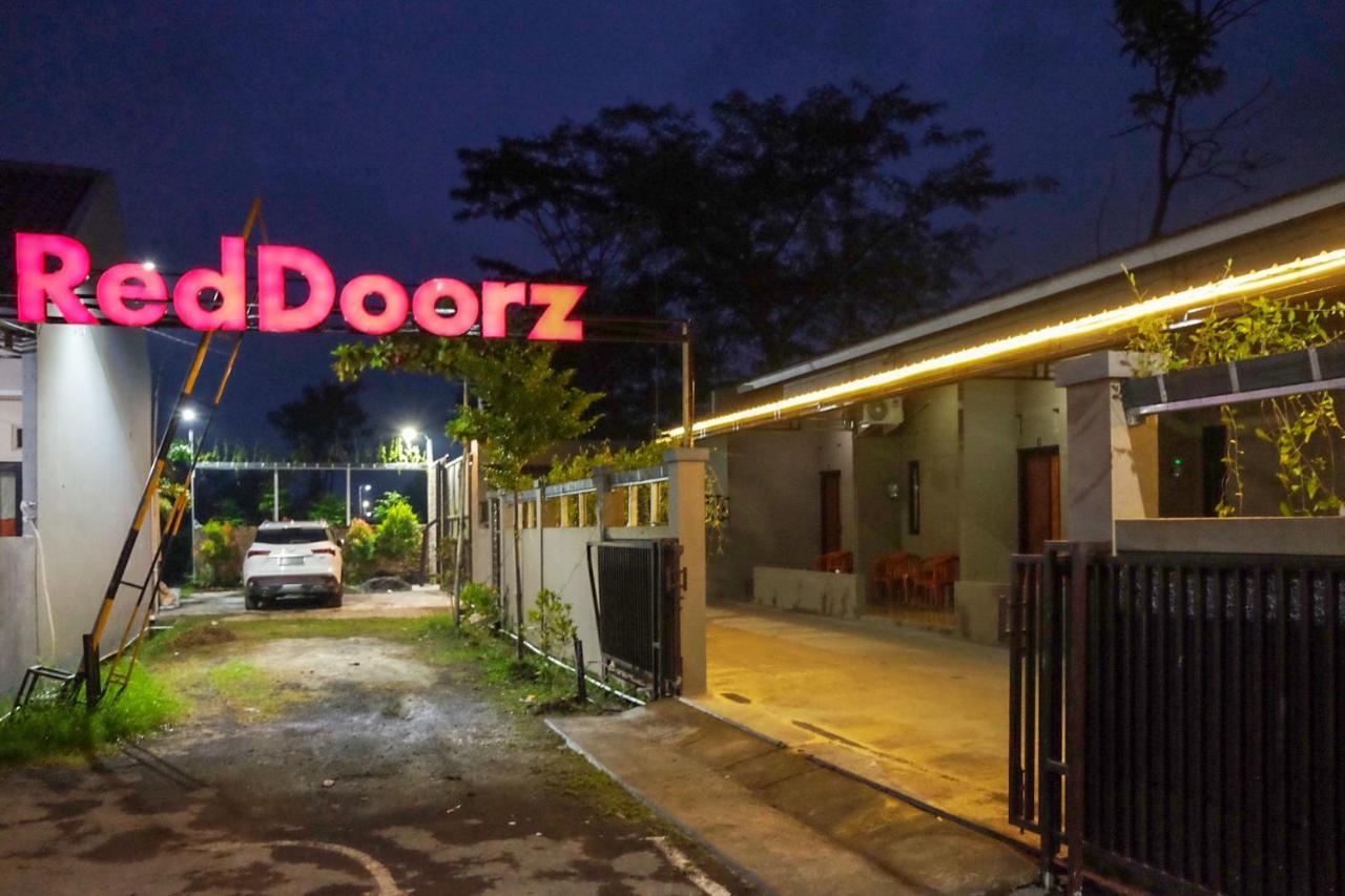 Hotel Reddoorz Syariah Near Exit Tol Pemalang Comal 2 Exterior foto
