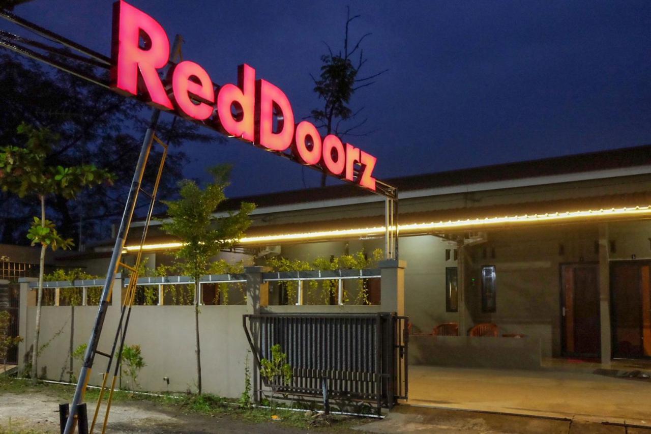 Hotel Reddoorz Syariah Near Exit Tol Pemalang Comal 2 Exterior foto