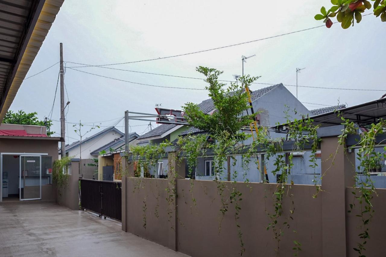 Hotel Reddoorz Syariah Near Exit Tol Pemalang Comal 2 Exterior foto